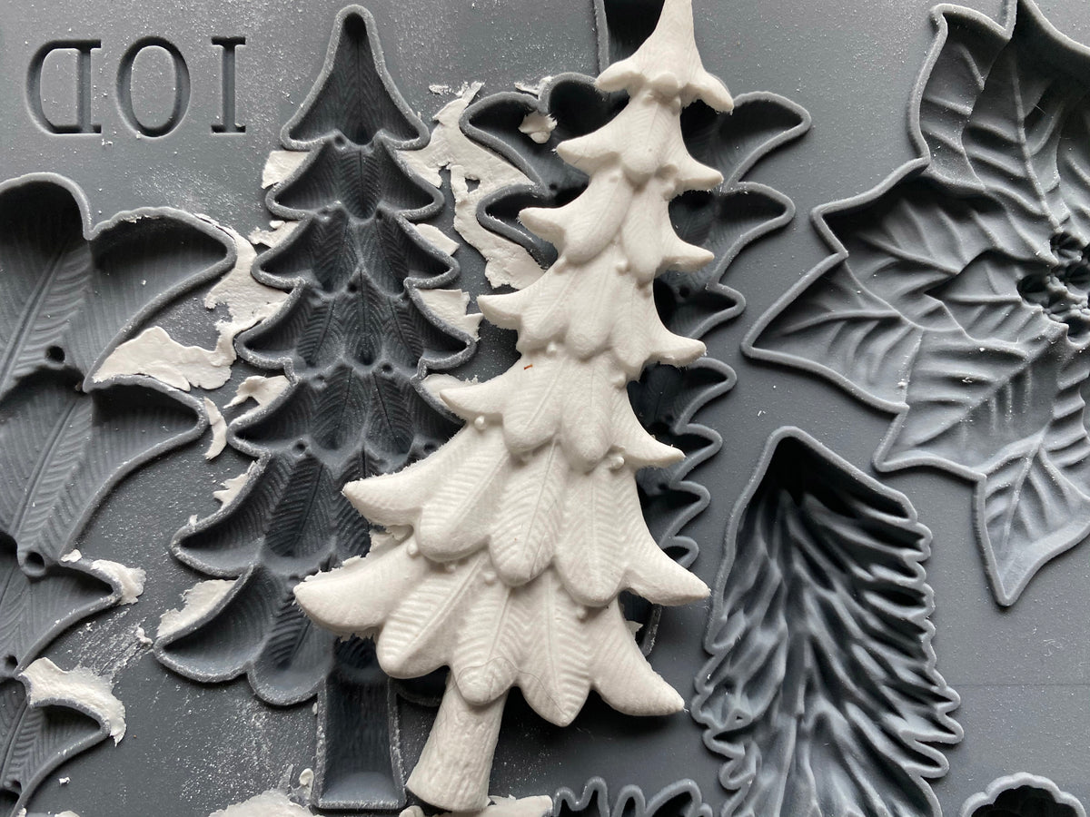 Boughs of Holly Mould | 6” x 10”
