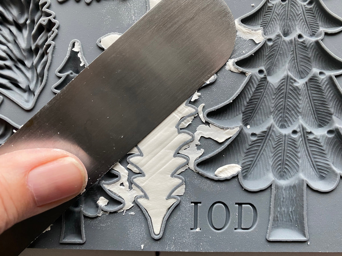 Boughs of Holly Mould | 6” x 10”